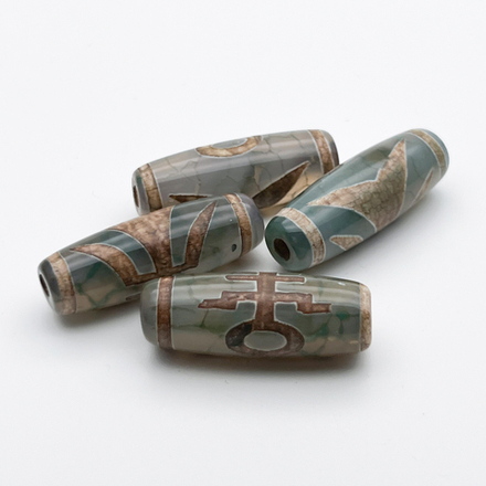 "Дзи" Аристократ, размер около 30*10 мм, цена за 1 шт