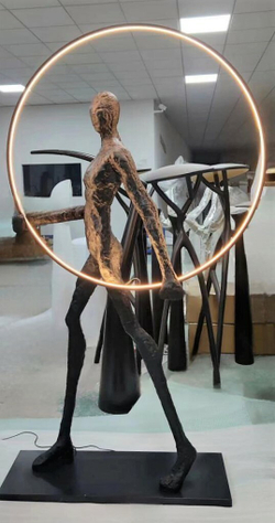 Торшер Man Carries Light Circle