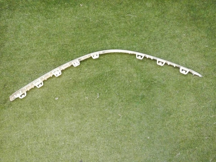 Молдинг заднего бампера левый Bentley Bentayga (2020-н.в.)