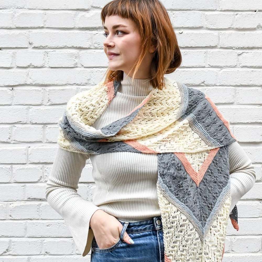 Палантин спицами с миксом узоров "Elfi"