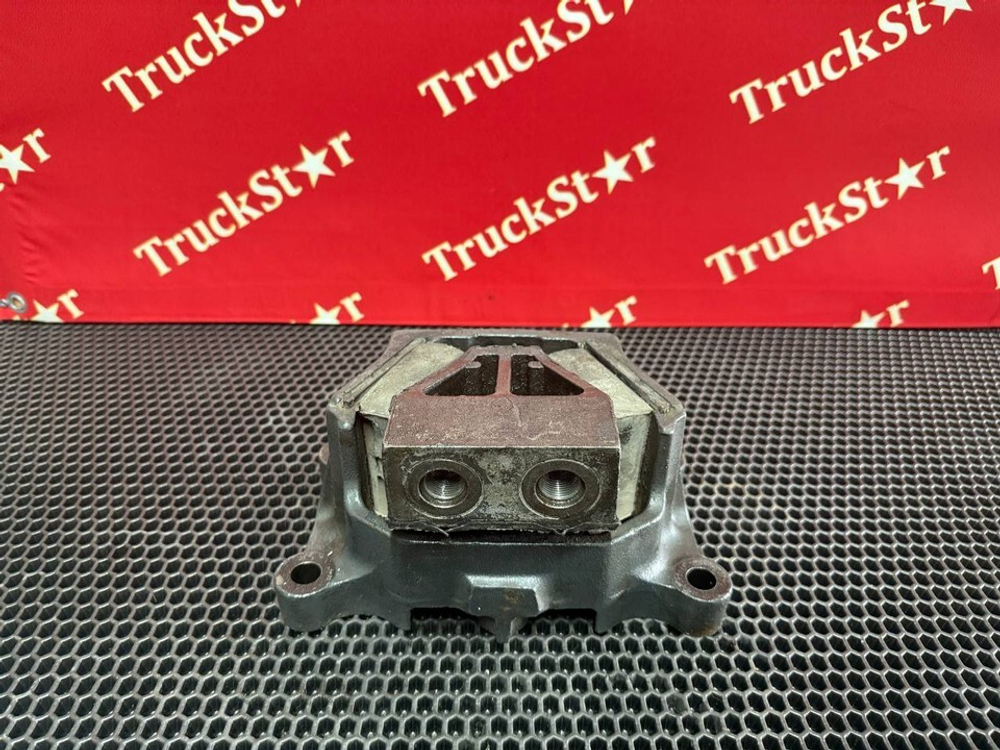 Подушка двигателя задняя