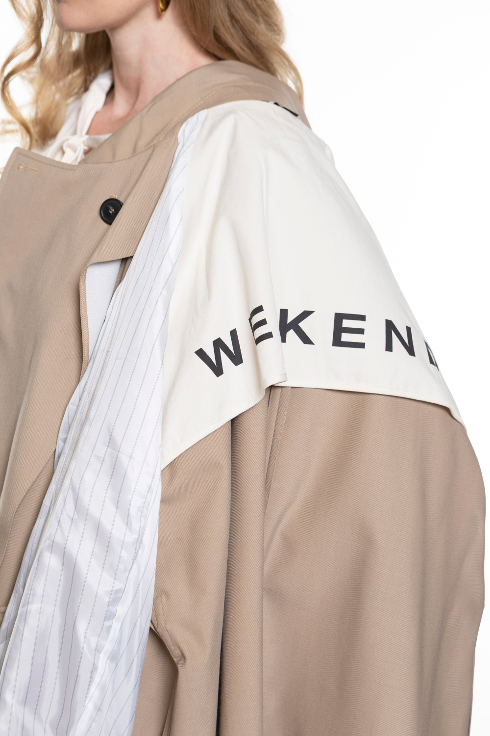 ДВУБОРТНЫЙ ТРЕНЧ ИЗ НЕПРОМОКАЕМОЙ ТКАНИ