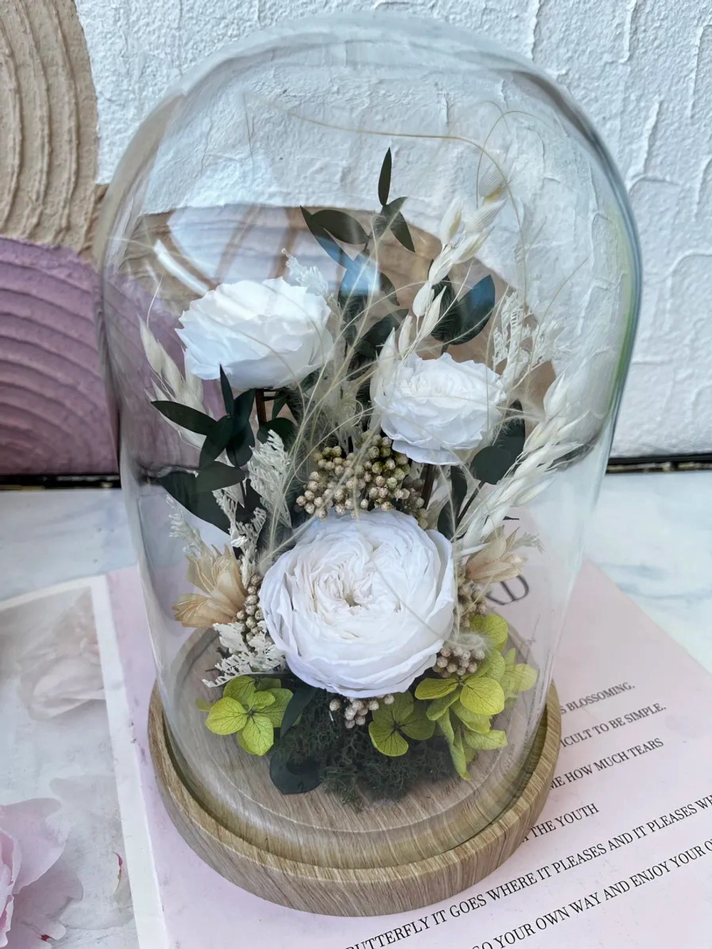 натуральные пионы в стекле