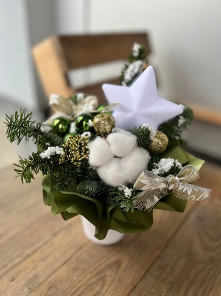 Композиция «Заснеженная ель»