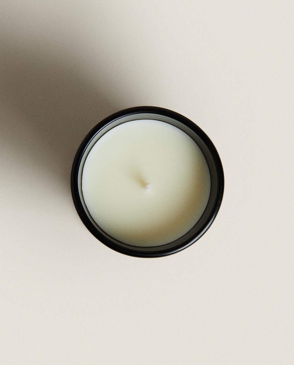 Zara Home - Ароматическая свеча cedar wood, 150 г