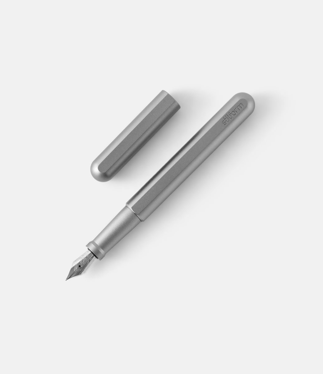 Stilform Ink Comet Grey — перьевая ручка из алюминия