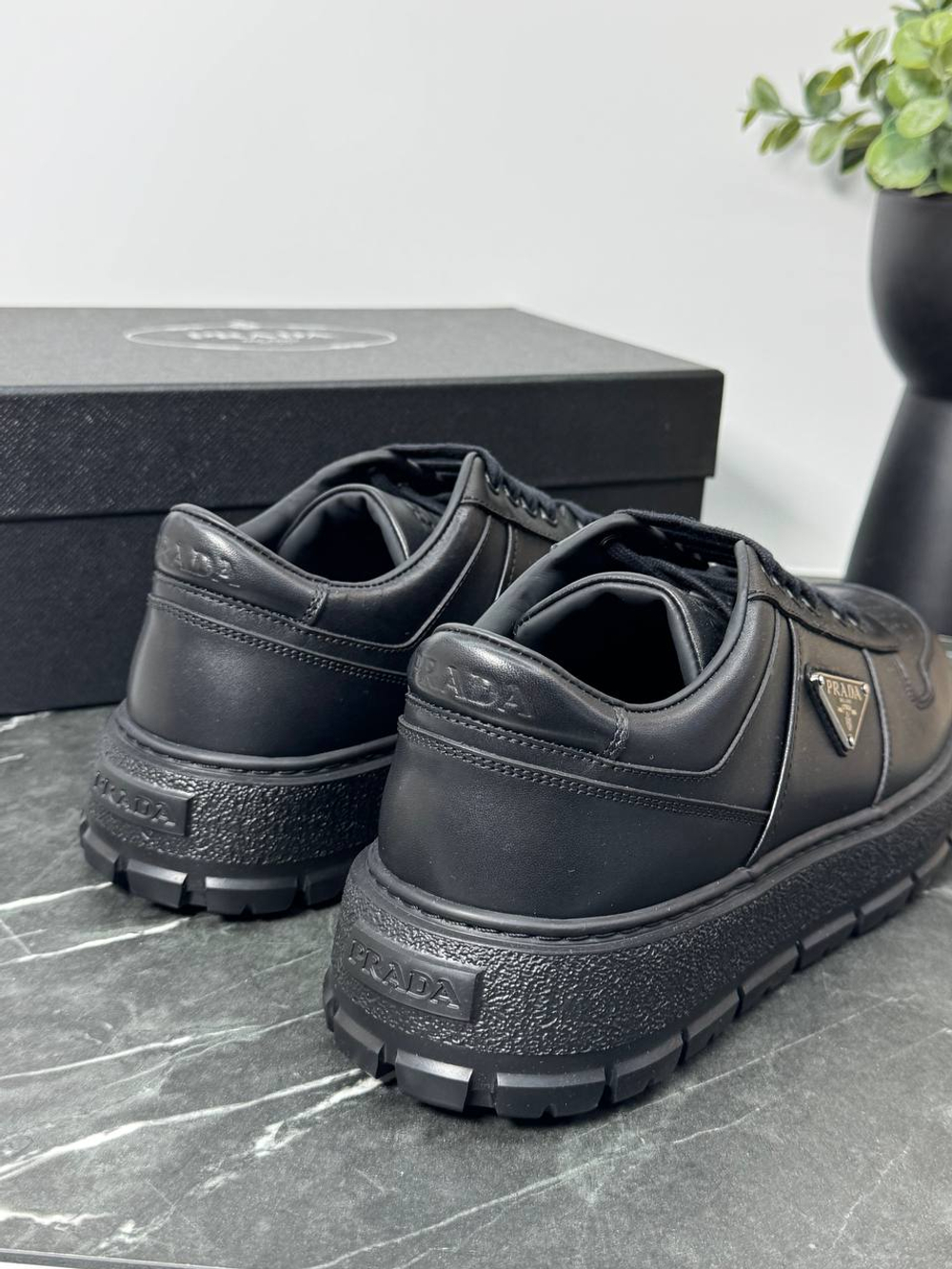 Кроссовки Prada