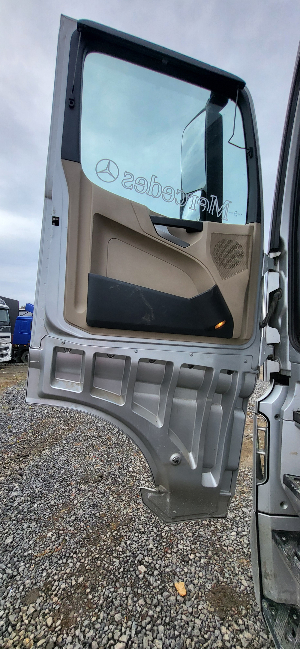 Mercedes-Benz Actros 6x4 Седельный тягач 2653 (Дизельный, 12,8 л, 530 л.с., АТ)