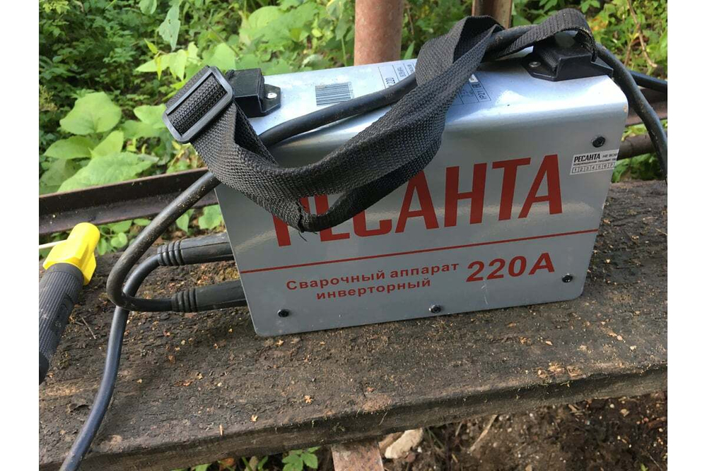 Инверторный сварочный аппарат Ресанта САИ 220 65/3