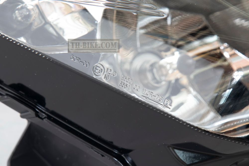 23007-0174. LENS-COMP. Headlight assembly Kawasaki Versys650-1000, Ninja300