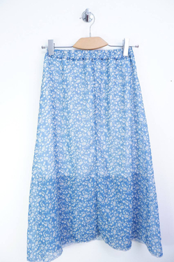 Юбка милейшая, будет стильно смотреться на контрасте с грубыми вещами 44 размер