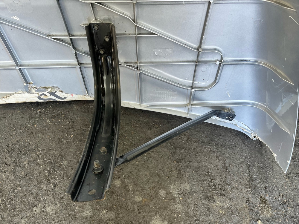 Спойлер кабины верхний 2023г