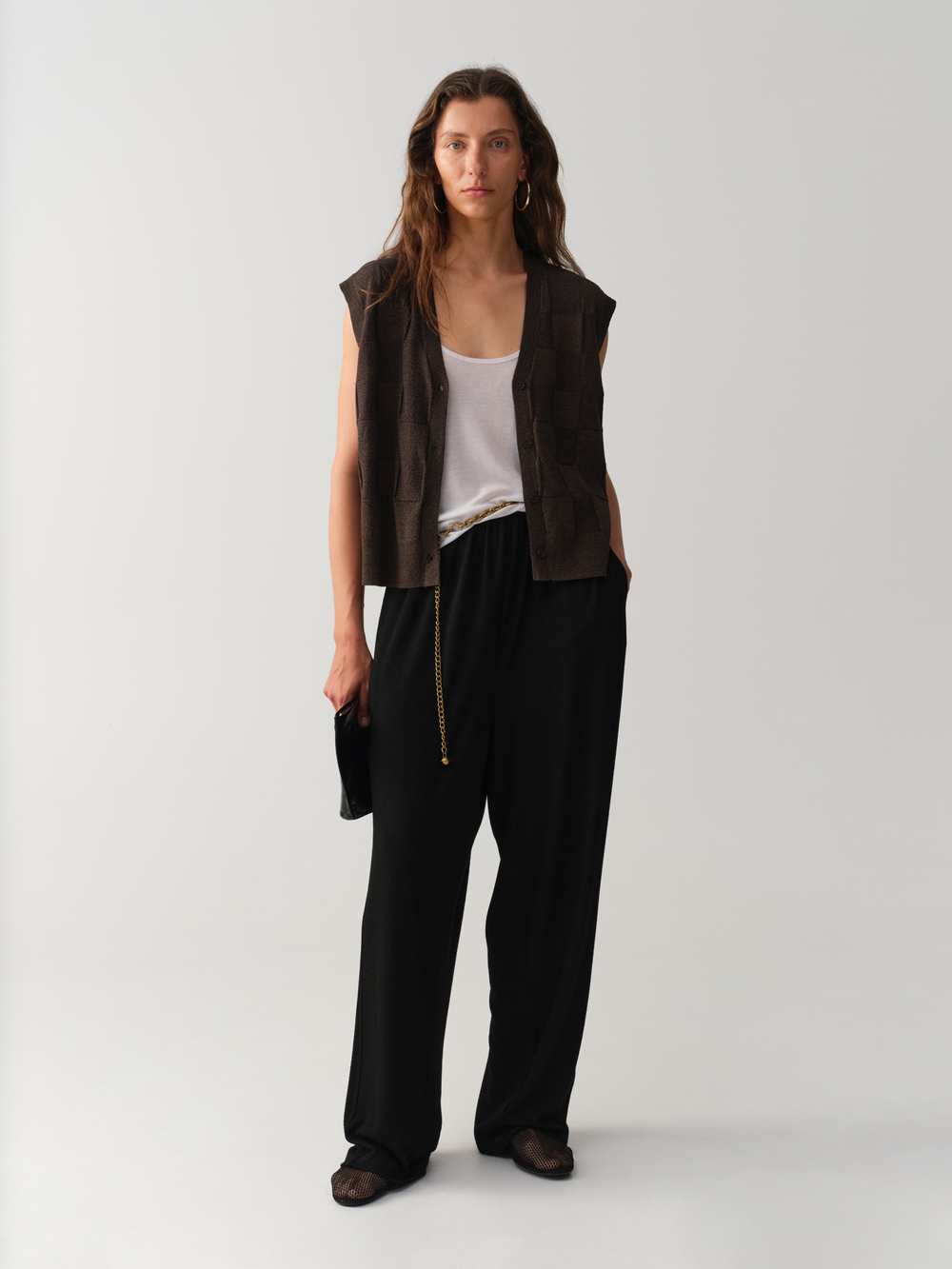 Жилет вязаный