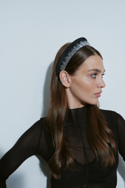 Кокошник из серебристого стекляруса