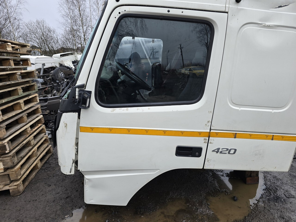 Дверь левая 2017г.