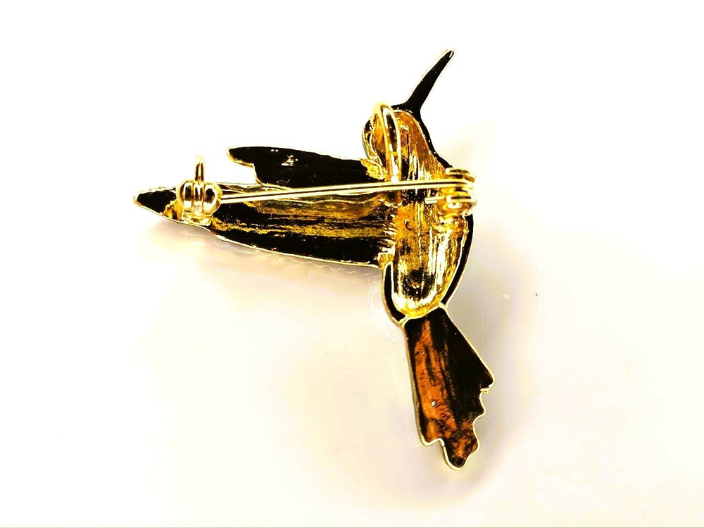 Брошка "Птичка". Символ свободы и легкости.
