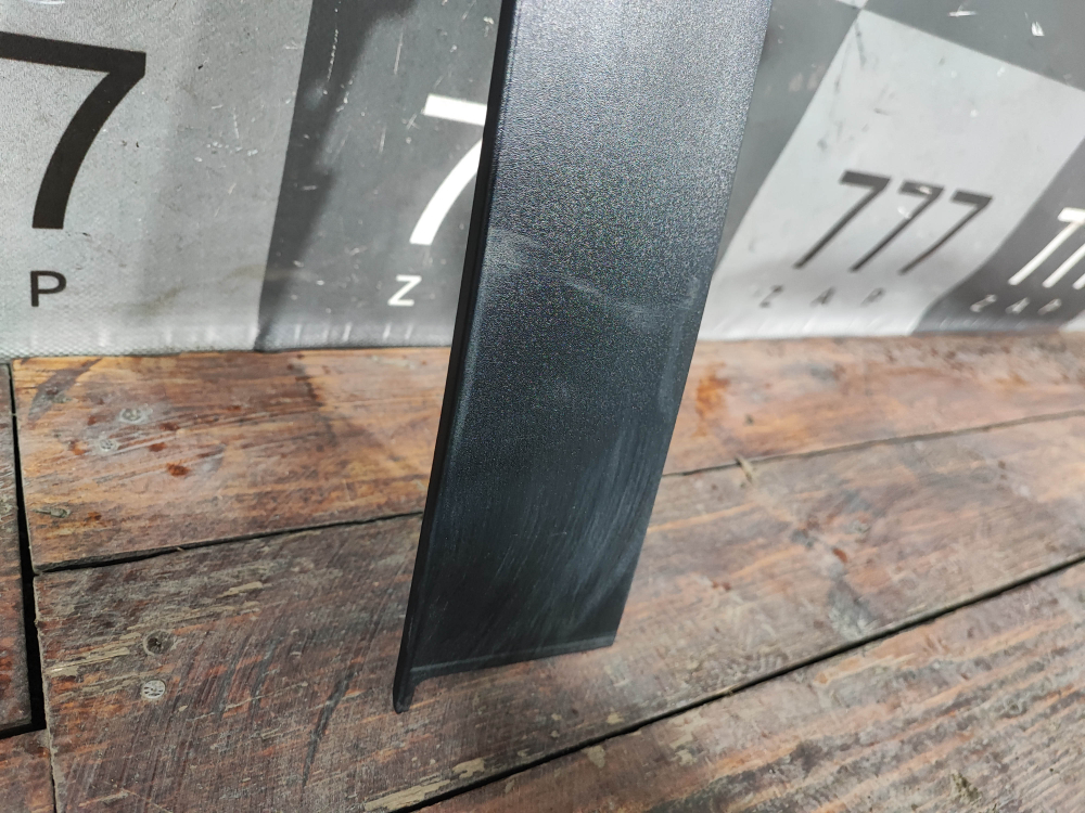 Накладка двери передней правой Kia Carnival 4 (KA4) 20-нв Б/У Оригинал 82260R0000