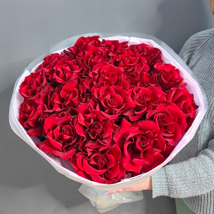 Букет из 21 французской розы сорта "Эксплорер"