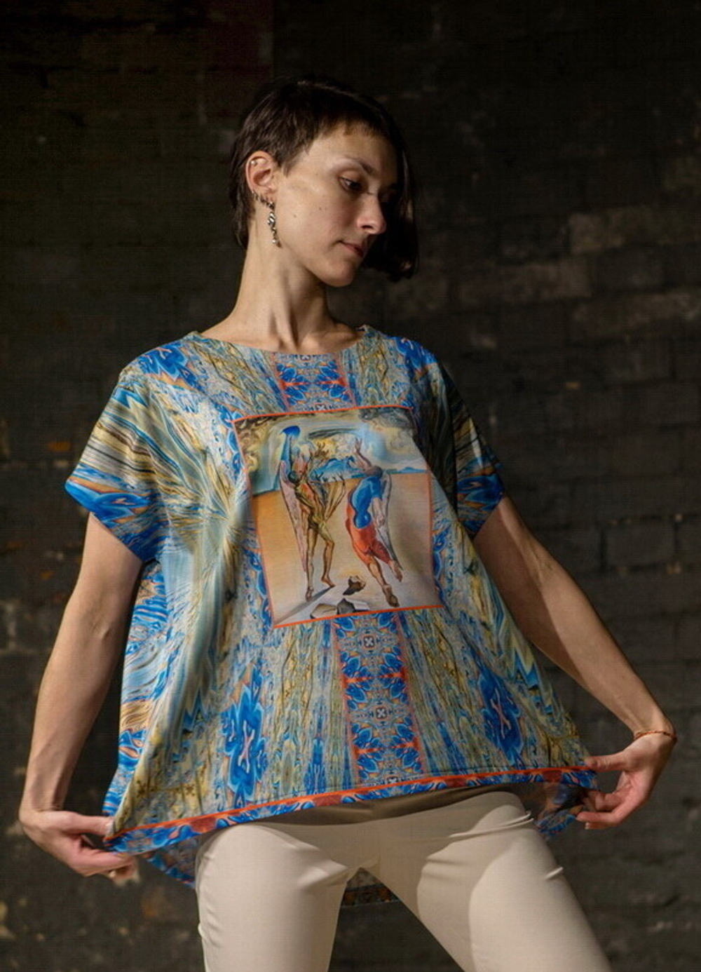 Футболка "Вознесение", по мотивам картины Сальвадора Дали "Вознесение"