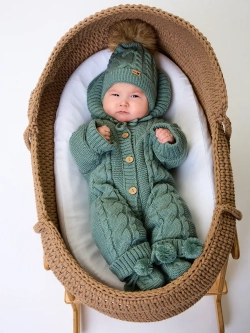 Вязаный конверт на выписку для новорожденного теплый