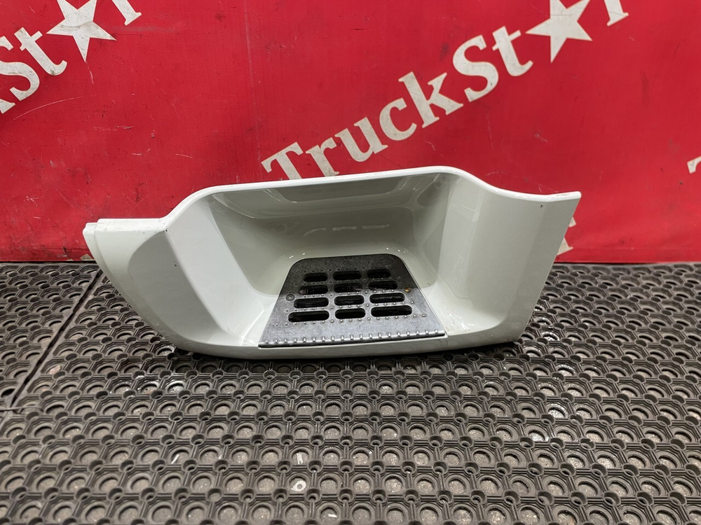 Корпус подножки левый