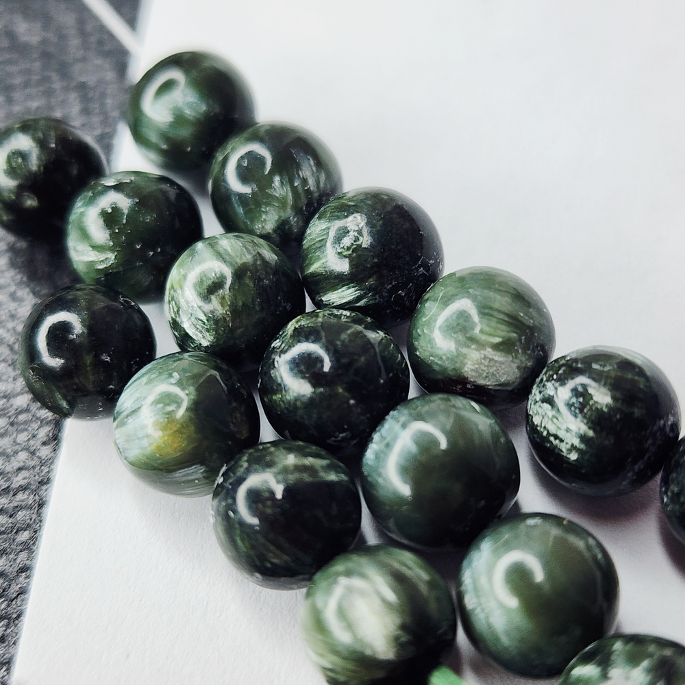 Серафинит (клинохлор), пестрый, гладкий шар, р-р 8мм, штучно