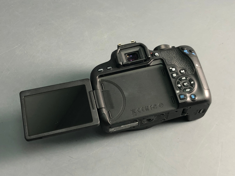 Canon 800D Kit 18-55mm IS STM