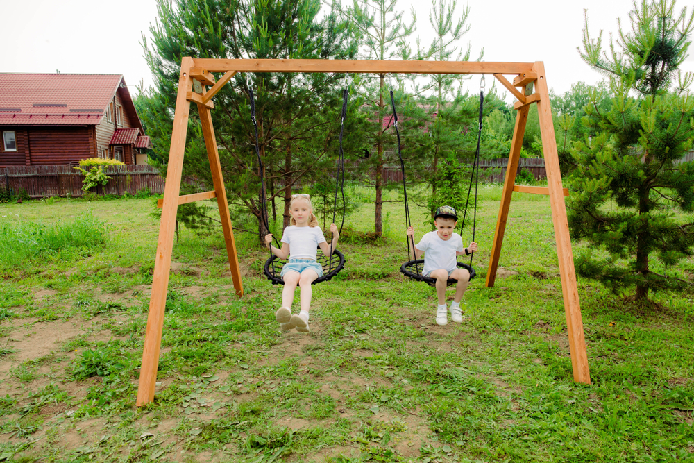 Деревянные качели с двумя качелями гнездо 60 см