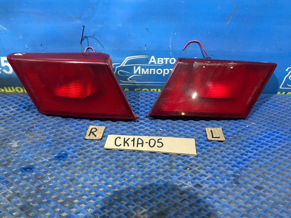 Вставка багажника правая MITSUBISHI LANCER 1998