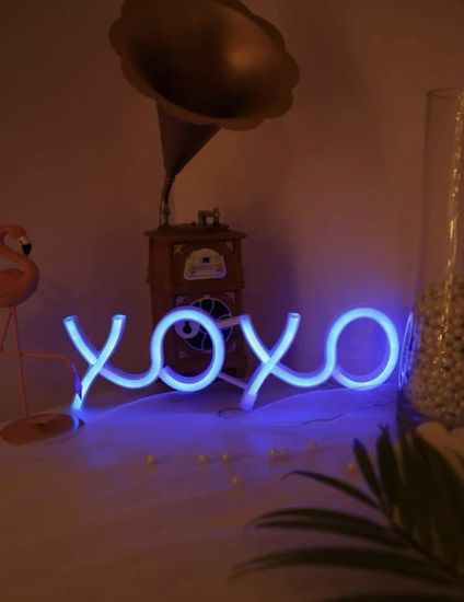 Неоновый светильник "XOXO"