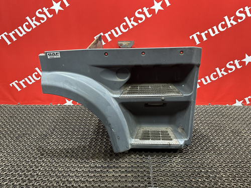 Корпус подножек правый