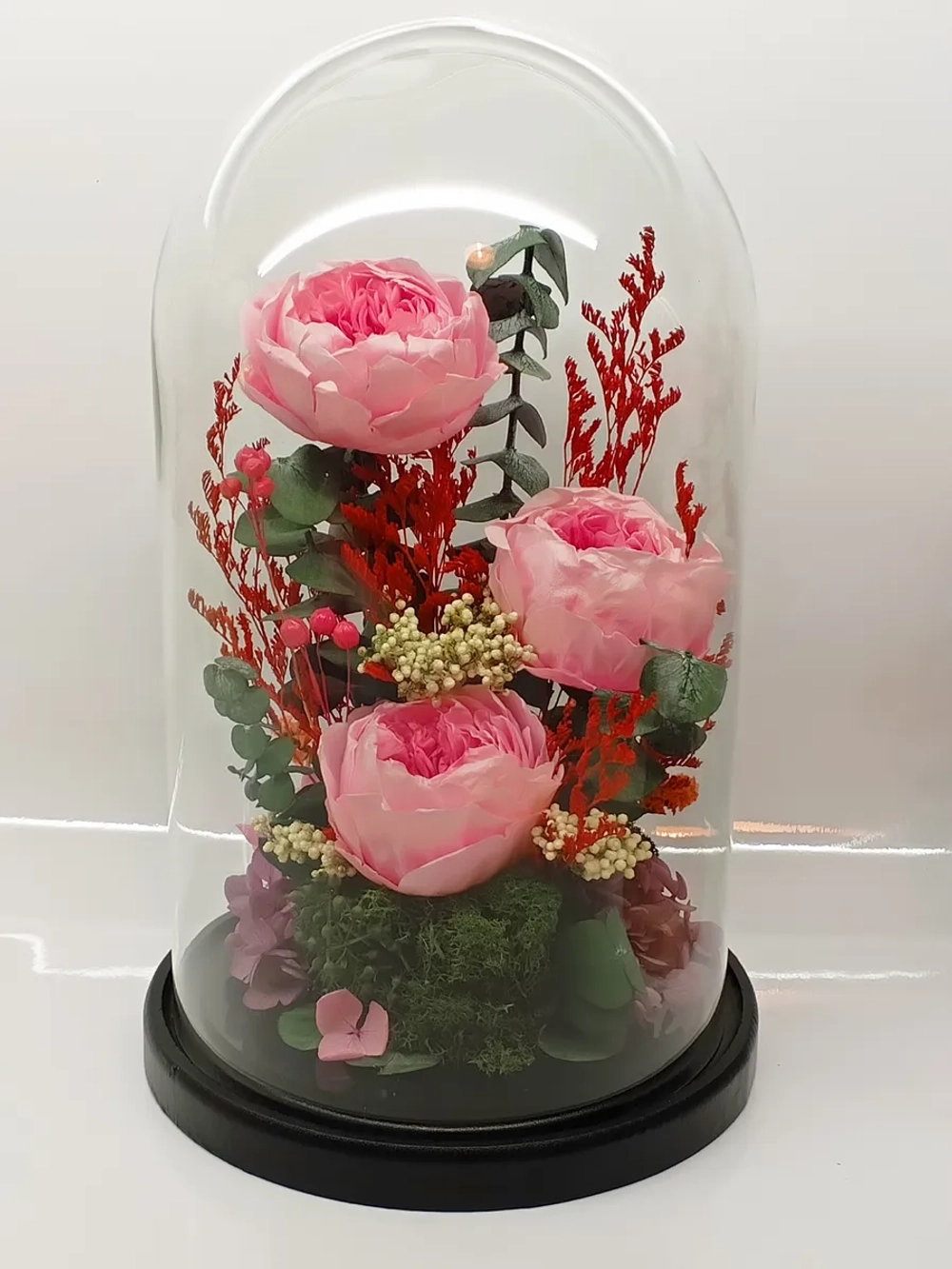 натуральные пионы в стекле