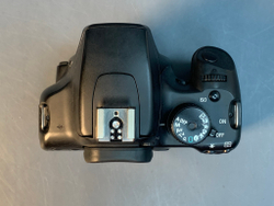 Canon EOS 1000D kit 18-55mm сломан разъем, без з/у