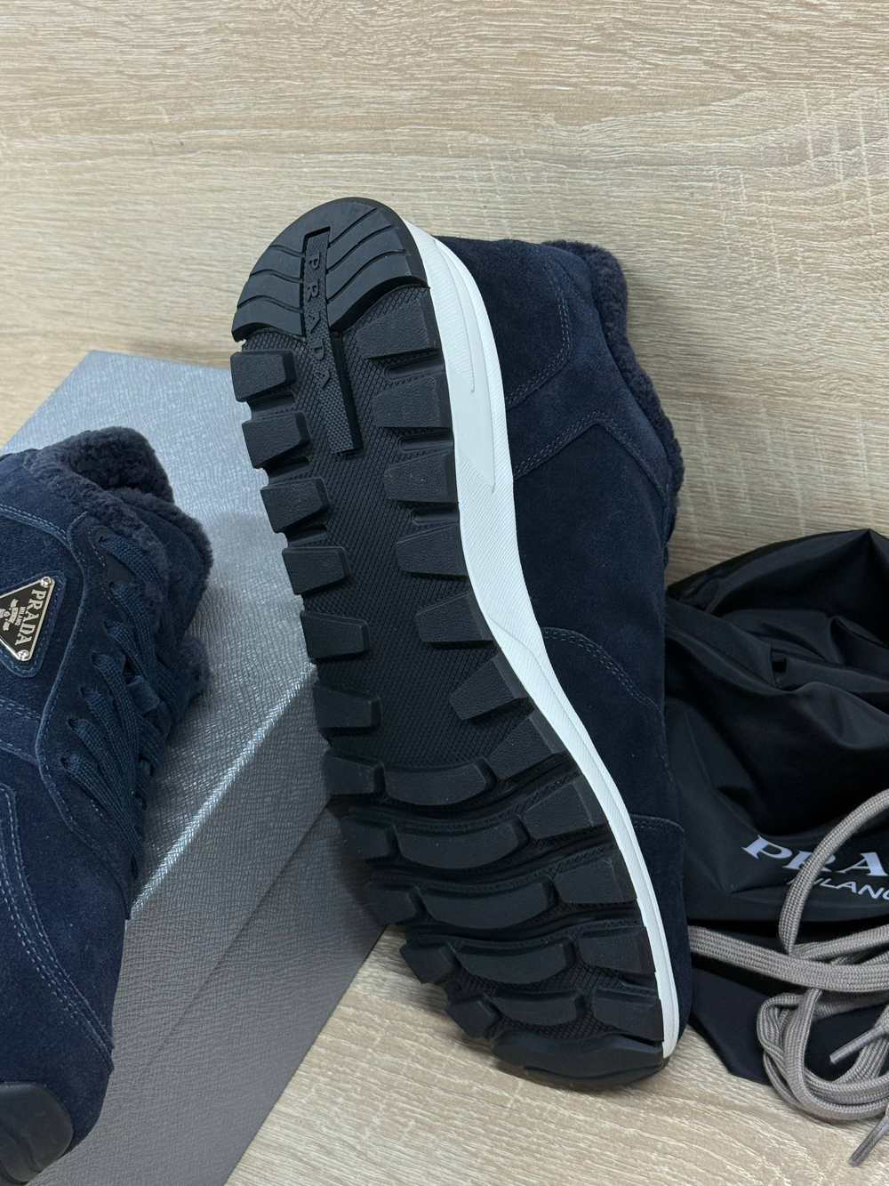 Кроссовки Prada