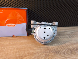 Опора двигателя правая Corteco  Audi A8 III (4H2, 4H8, 4HC, 4HL) 2010 - 2018