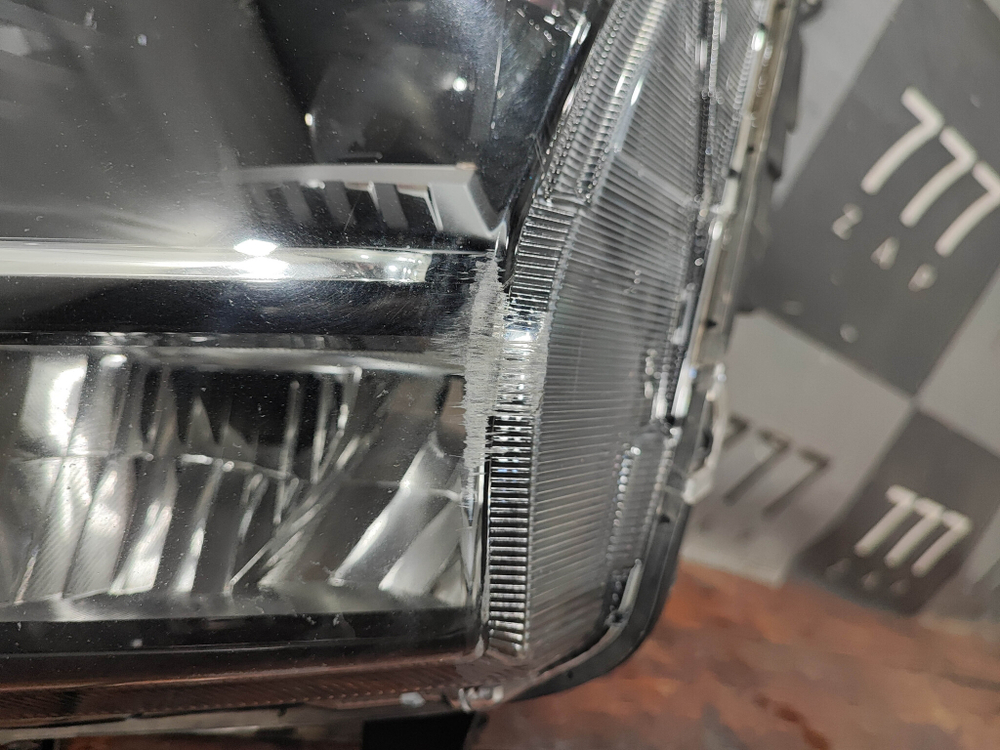 Фара левая LED Omoda C5 22-нв Б/У Оригинал 605000530AA