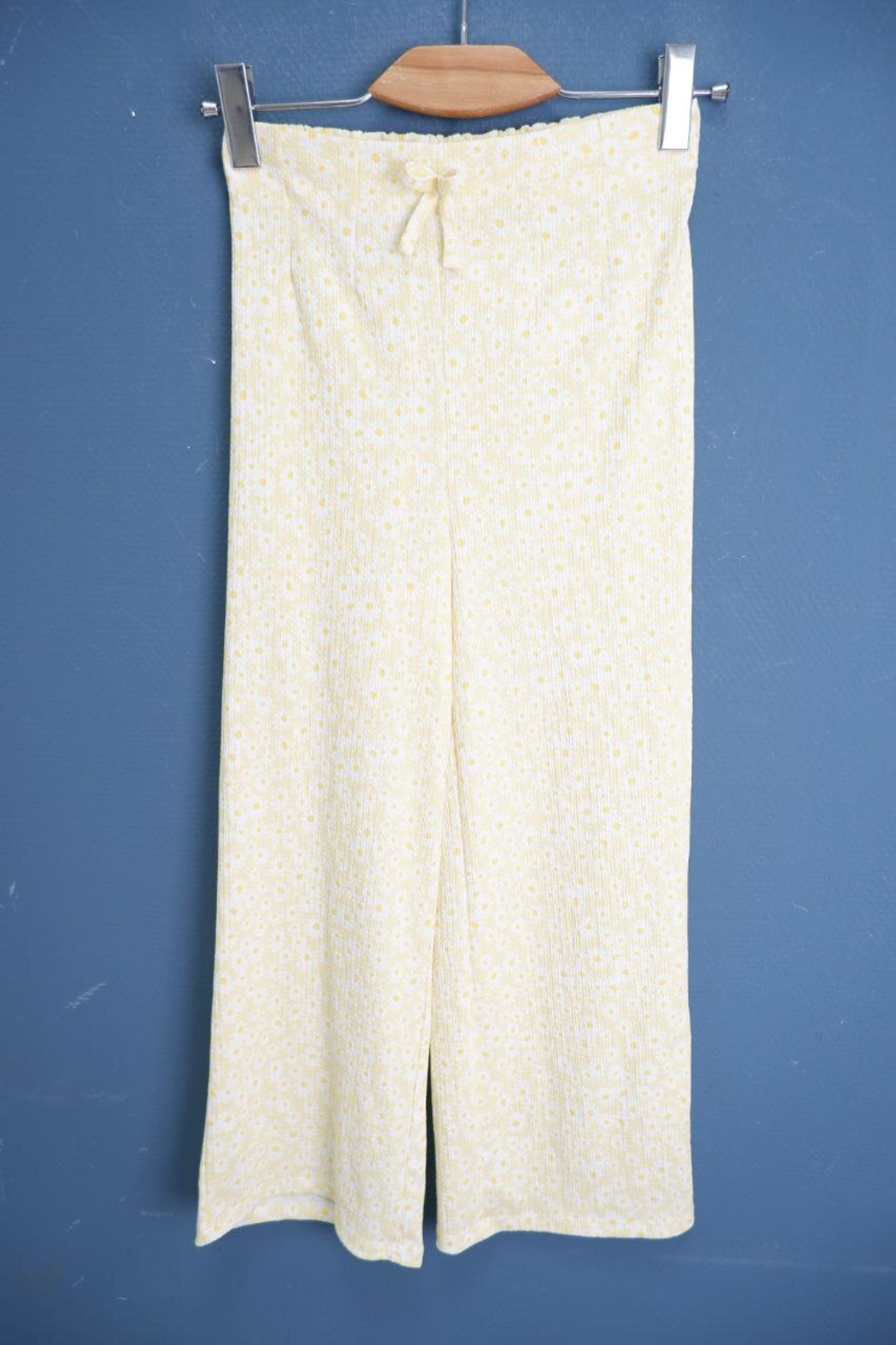 Брюки DeFacto с ромашками на 10-11 лет