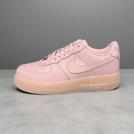 Nike Air Force 1 Low • Pink