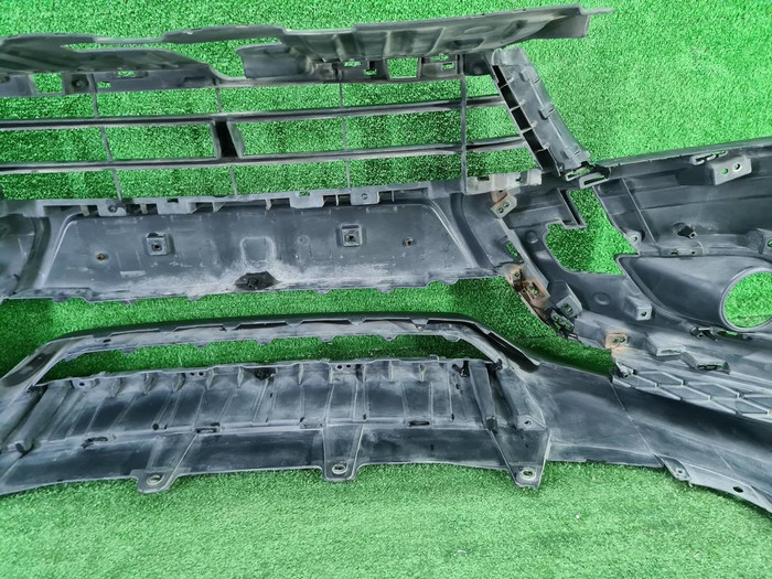 Бампер передний Lada Vesta (2015-н.в.) Cross