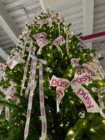 Дизайнерская ель с брендированным декором