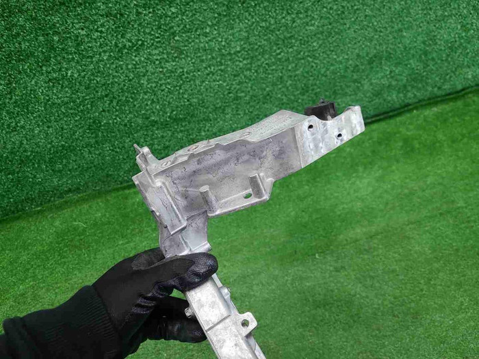 Кронштейн передней панели Mercedes GLC X253 15-22