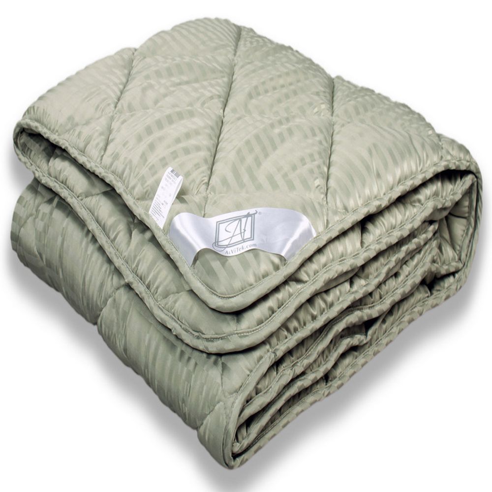 Одеяло "АВТ. SILKY DREAM" лёгкое, плотность 200 г/м2, микрофибра, цвет олива, Россия.
