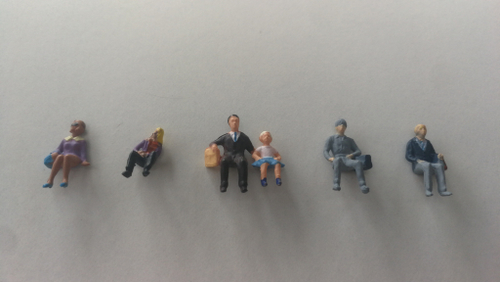 Фигурки Сидячие с багажом 6 человек