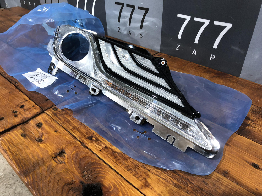 Отражатель фары правой Camry (XV70) 17-21 Новый Оригинал 8113133E10