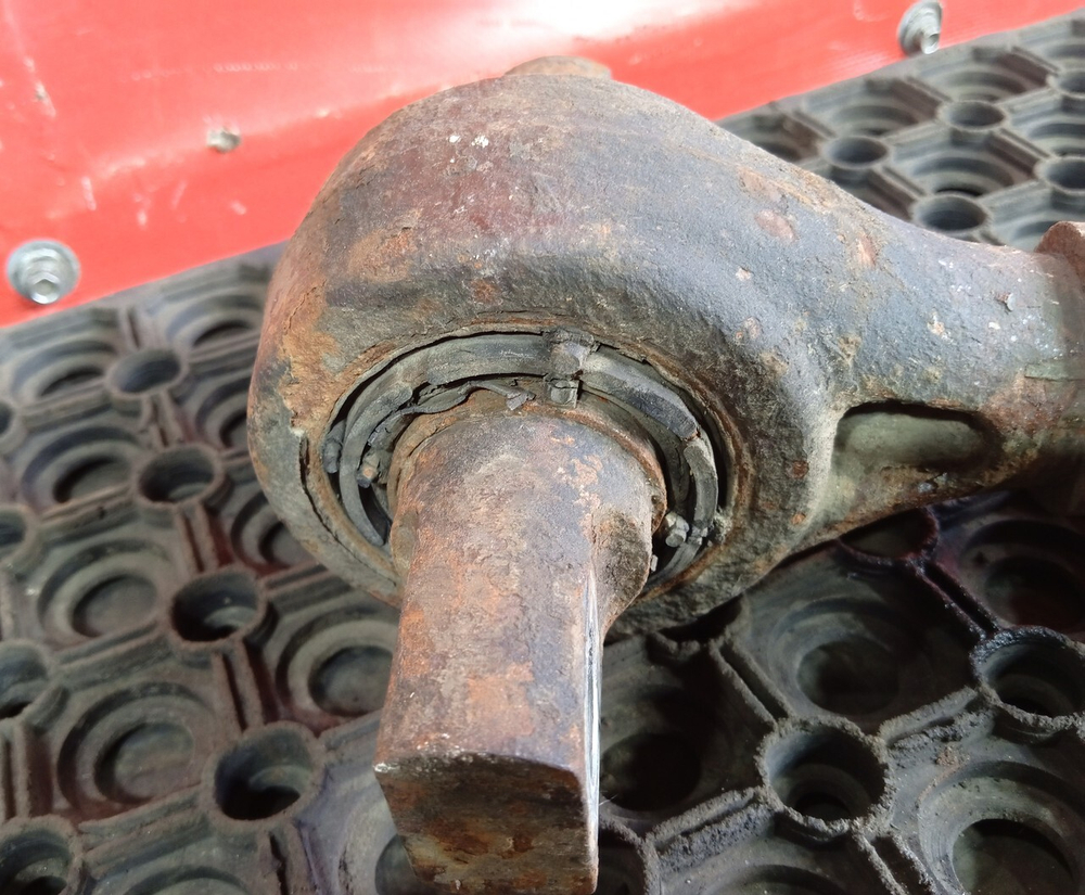 Тяга реактивная продольная