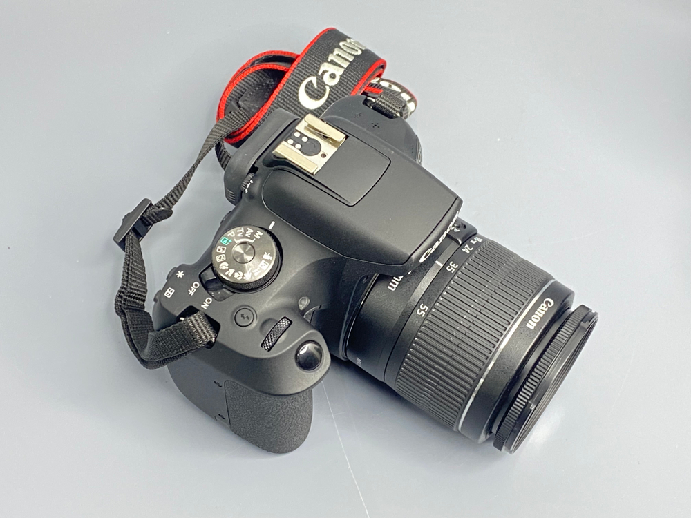 Canon 2000D Kit 18-55mm III 500 кадров