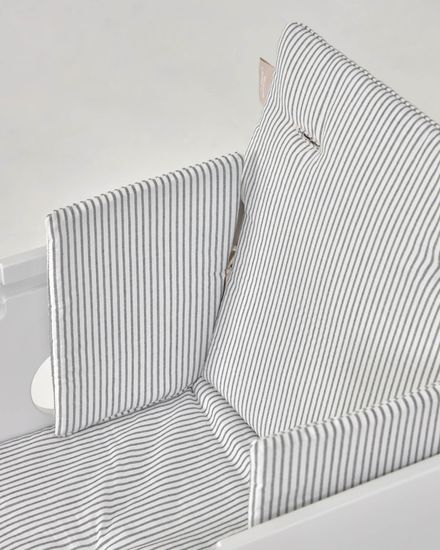 Подушка для стульчика Nuun в синюю полоску 100% органический хлопок (GOTS)