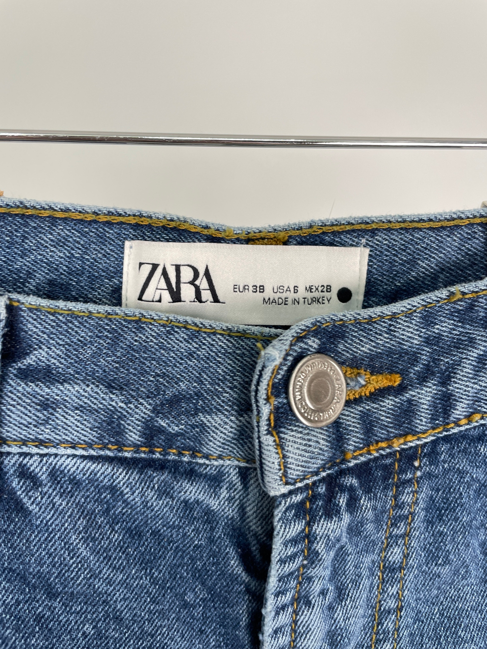 Джинсы Zara