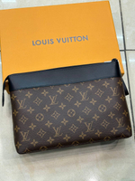 Клатч Louis Vuitton