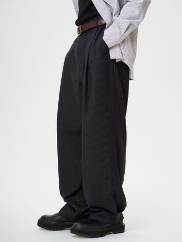 Черные брюки в полоску YOUNGMIN